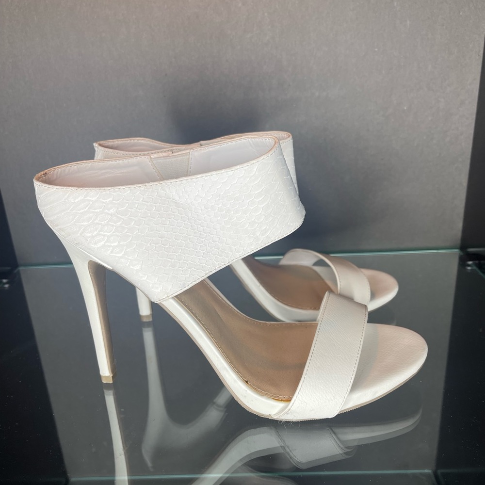 Massimo White strap double strap pumps Size 11